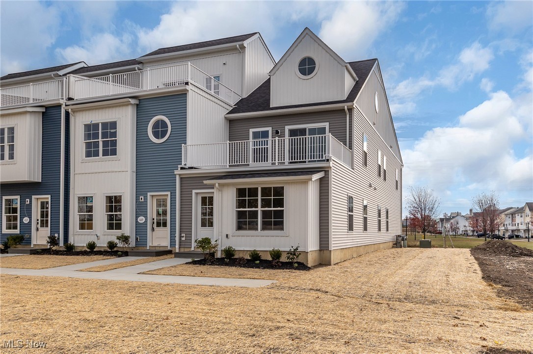 445 Harbor Lane Lorain OH 44052