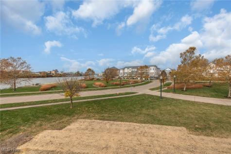 445 Harbor Lane Lorain OH 44052