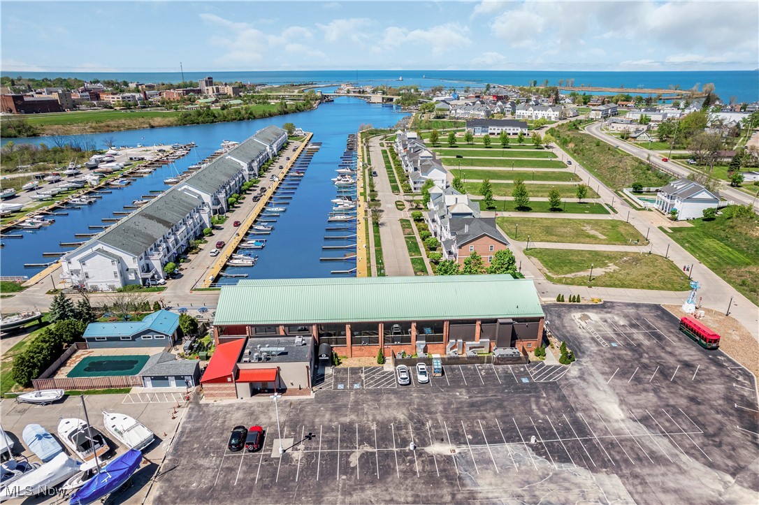 445 Harbor Lane Lorain OH 44052