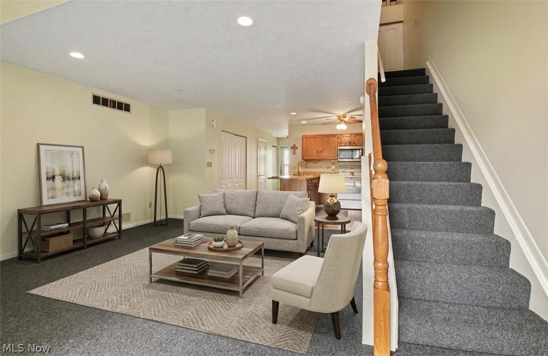 375 Pineview Drive NE Warren OH 44484