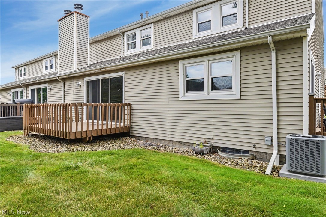 375 Pineview Drive NE Warren OH 44484