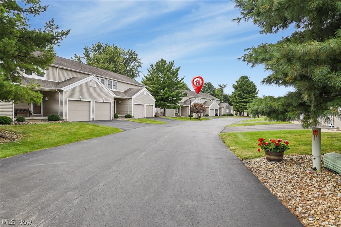 375 Pineview Drive NE Warren OH 44484