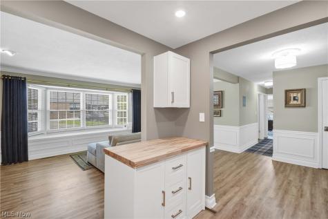 2940 Pease Drive Rocky River OH 44116