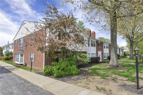 2940 Pease Drive Rocky River OH 44116