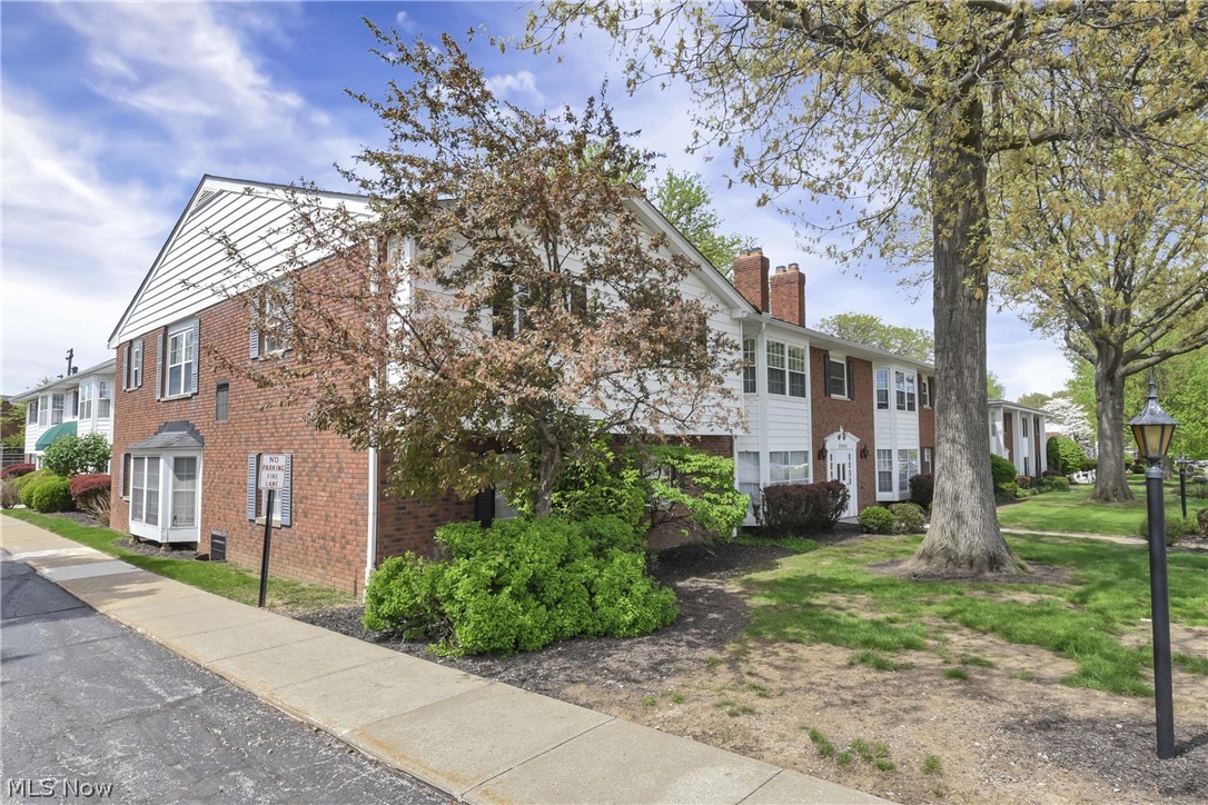 2940 Pease Drive Rocky River OH 44116