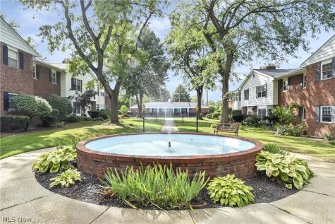 2940 Pease Drive Rocky River OH 44116