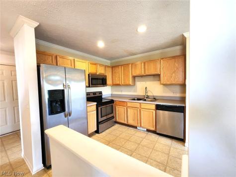 106 Meander Lane Elyria OH 44035