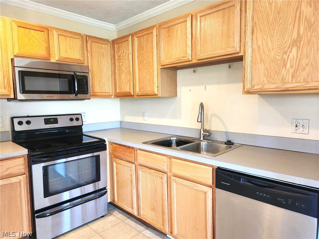 106 Meander Lane Elyria OH 44035