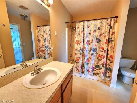 106 Meander Lane Elyria OH 44035