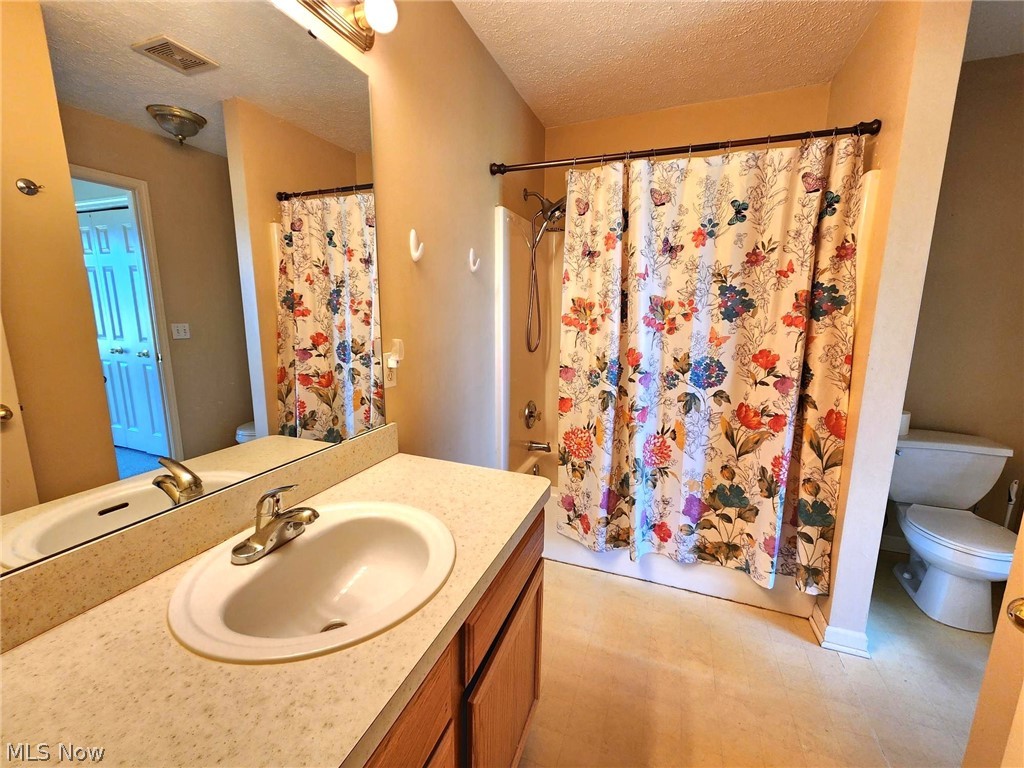 106 Meander Lane Elyria OH 44035