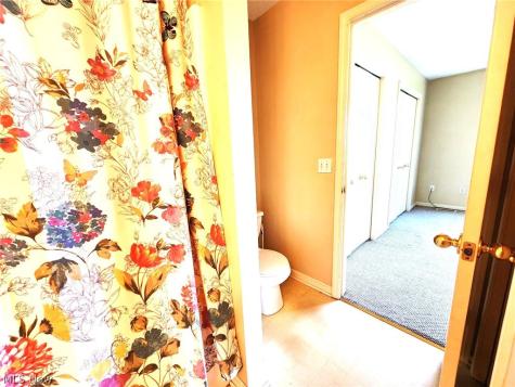 106 Meander Lane Elyria OH 44035