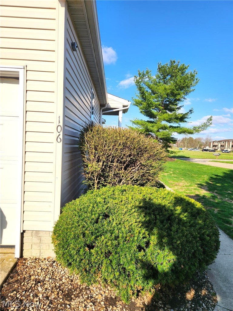 106 Meander Lane Elyria OH 44035