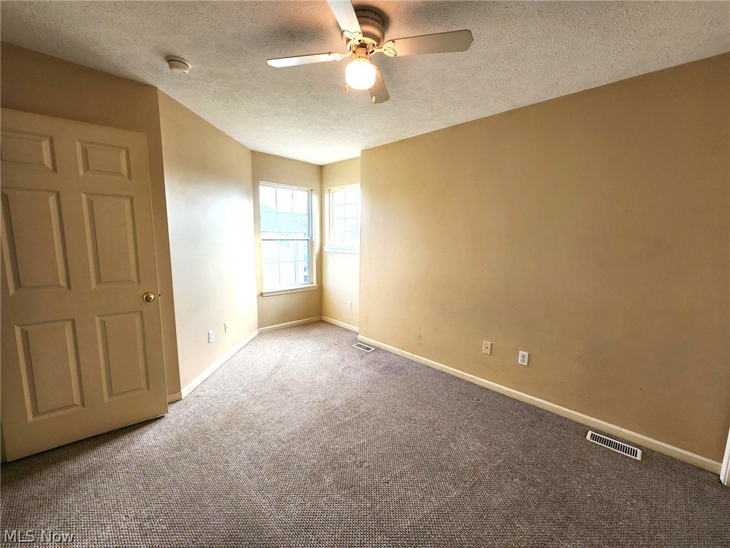 106 Meander Lane Elyria OH 44035