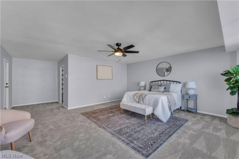 12520 Edgewater Drive Lakewood OH 44107