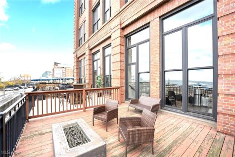 1133 W 9th Street Cleveland OH 44113
