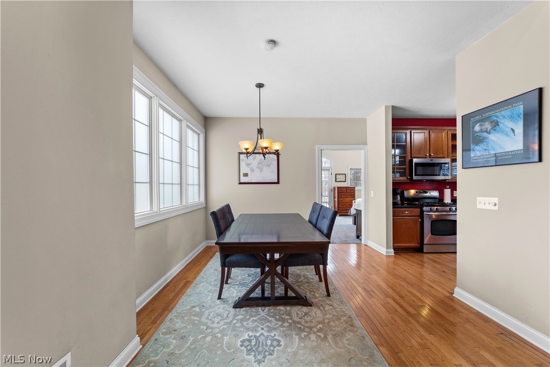2425 Derbyshire Court Cleveland Heights OH 44106