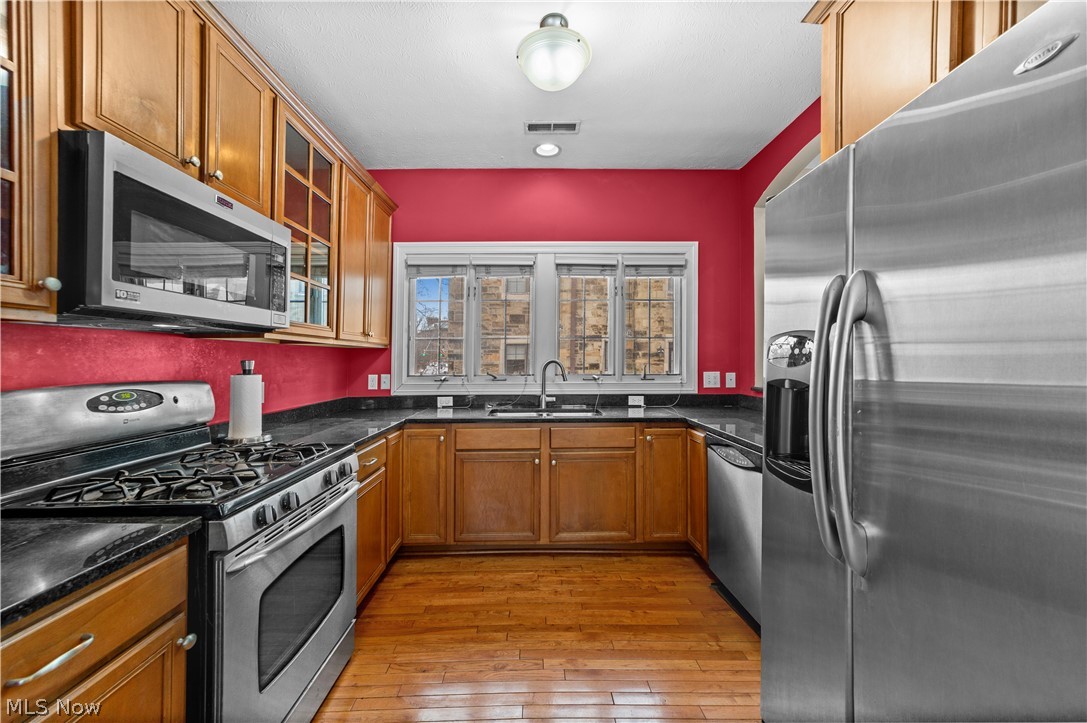 2425 Derbyshire Court Cleveland Heights OH 44106