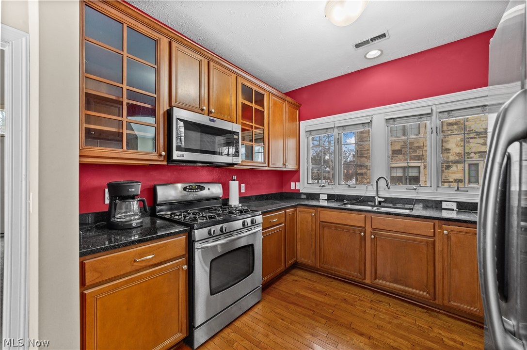 2425 Derbyshire Court Cleveland Heights OH 44106