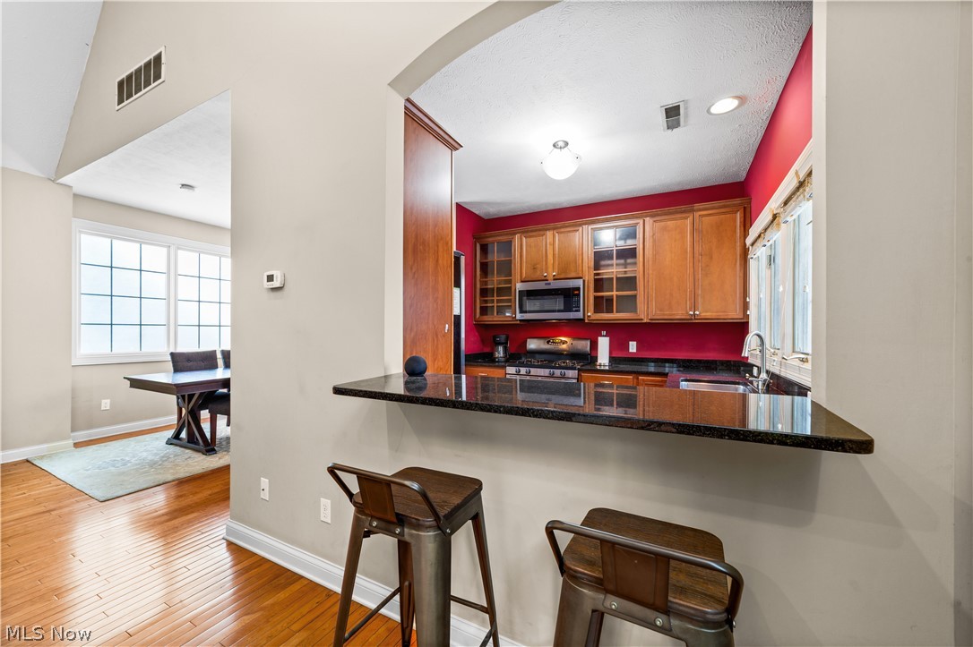 2425 Derbyshire Court Cleveland Heights OH 44106