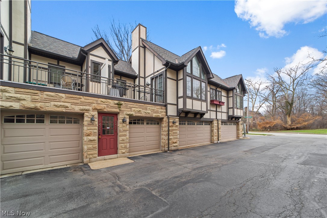 2425 Derbyshire Court Cleveland Heights OH 44106