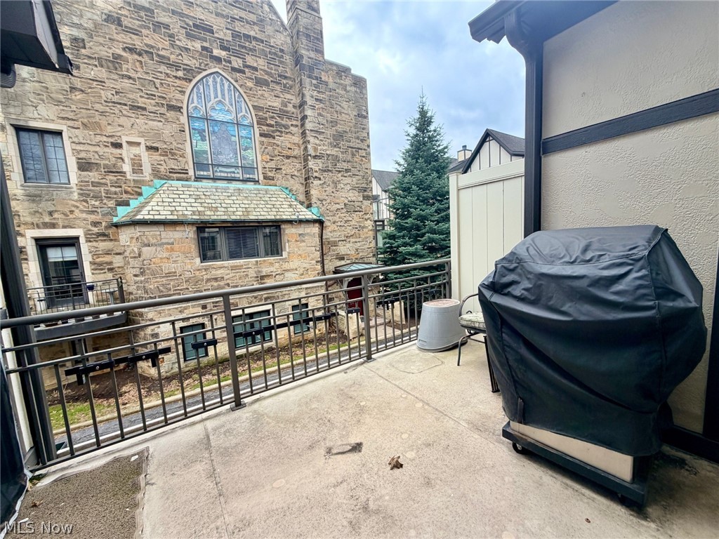 2425 Derbyshire Court Cleveland Heights OH 44106