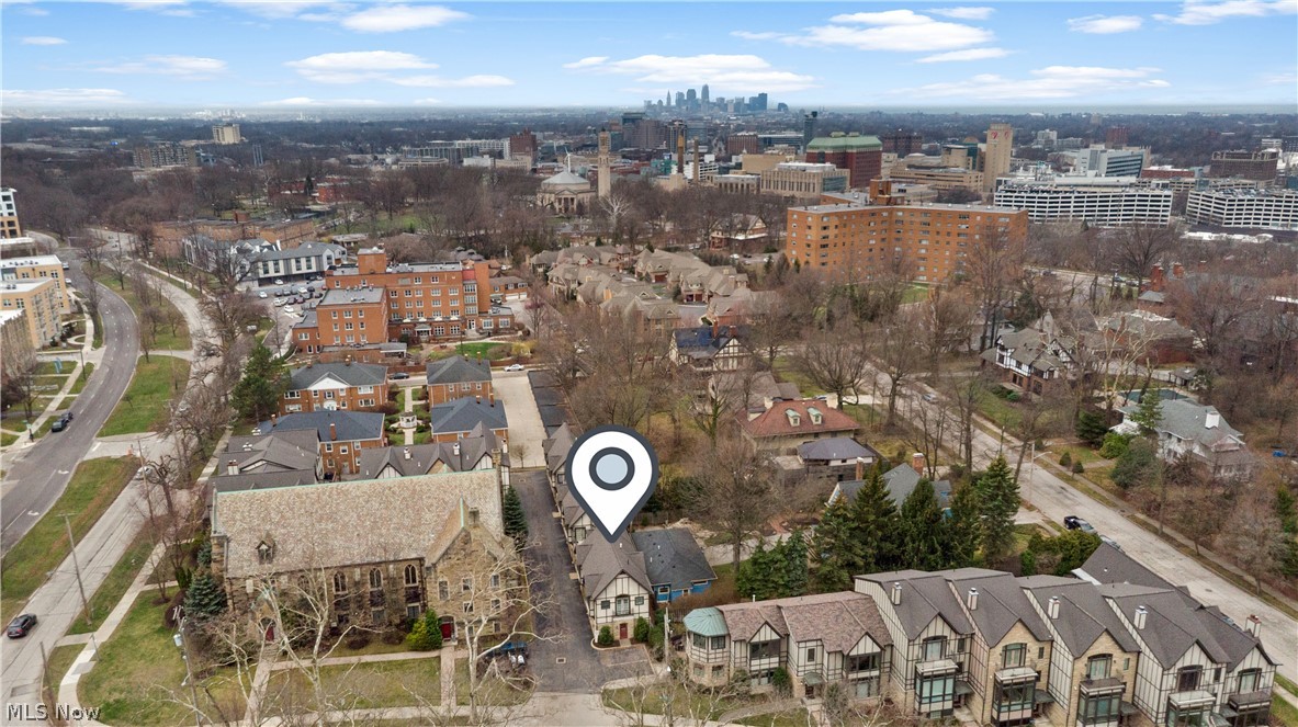 2425 Derbyshire Court Cleveland Heights OH 44106