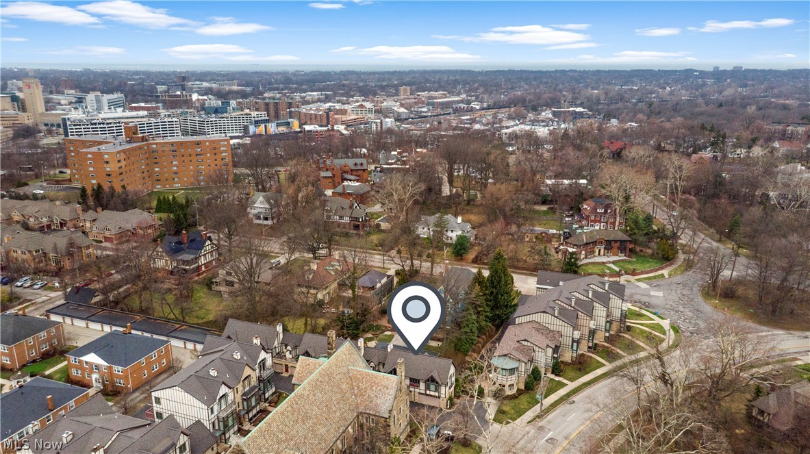 2425 Derbyshire Court Cleveland Heights OH 44106