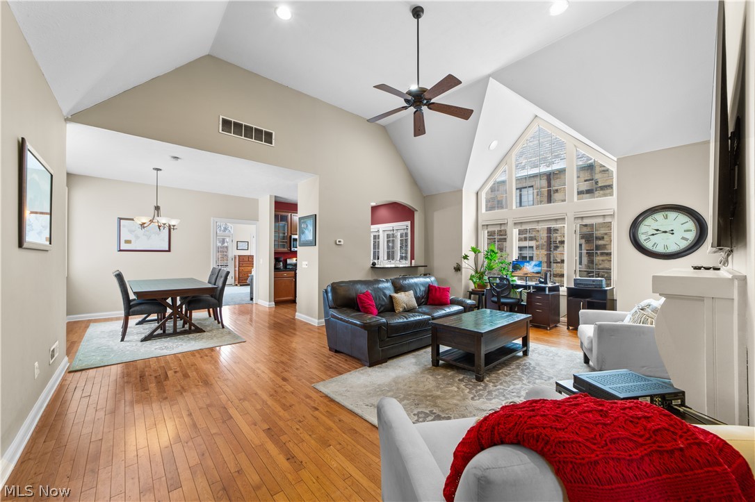 2425 Derbyshire Court Cleveland Heights OH 44106