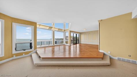 361 Darbys Run Bay Village OH 44140