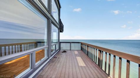361 Darbys Run Bay Village OH 44140