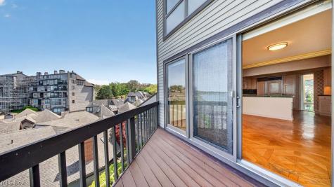 361 Darbys Run Bay Village OH 44140