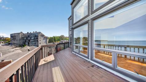 361 Darbys Run Bay Village OH 44140
