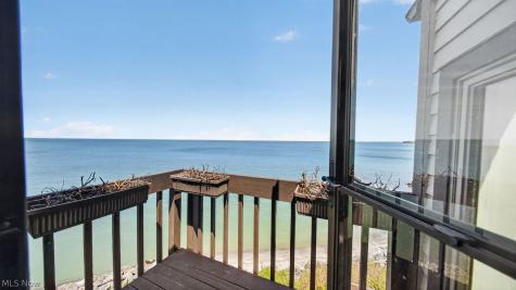 361 Darbys Run Bay Village OH 44140