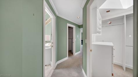 361 Darbys Run Bay Village OH 44140