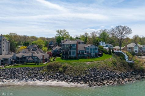 361 Darbys Run Bay Village OH 44140