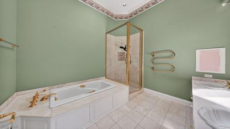 361 Darbys Run Bay Village OH 44140