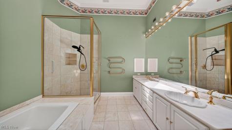 361 Darbys Run Bay Village OH 44140