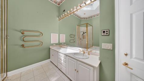 361 Darbys Run Bay Village OH 44140