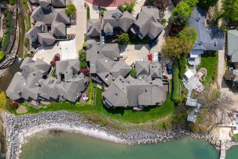 361 Darbys Run Bay Village OH 44140