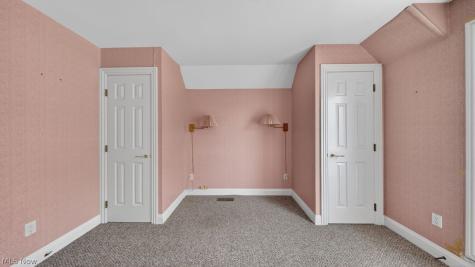 361 Darbys Run Bay Village OH 44140