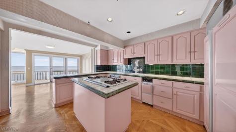 361 Darbys Run Bay Village OH 44140