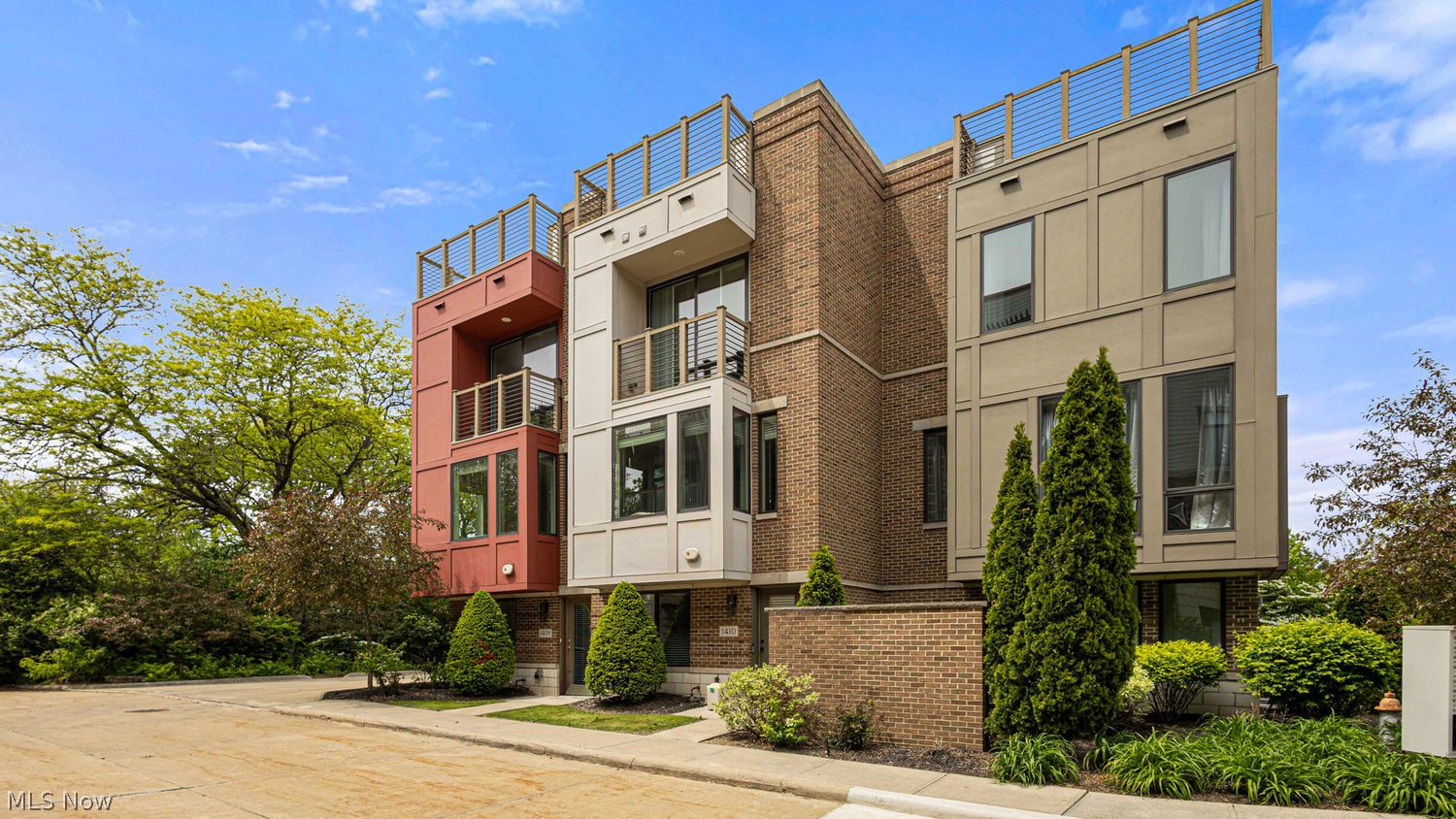 1408 Copper Trace Cleveland Heights OH 44118