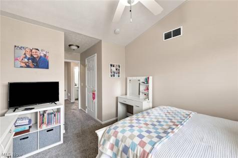 1214 E Chapman Lane Medina OH 44256