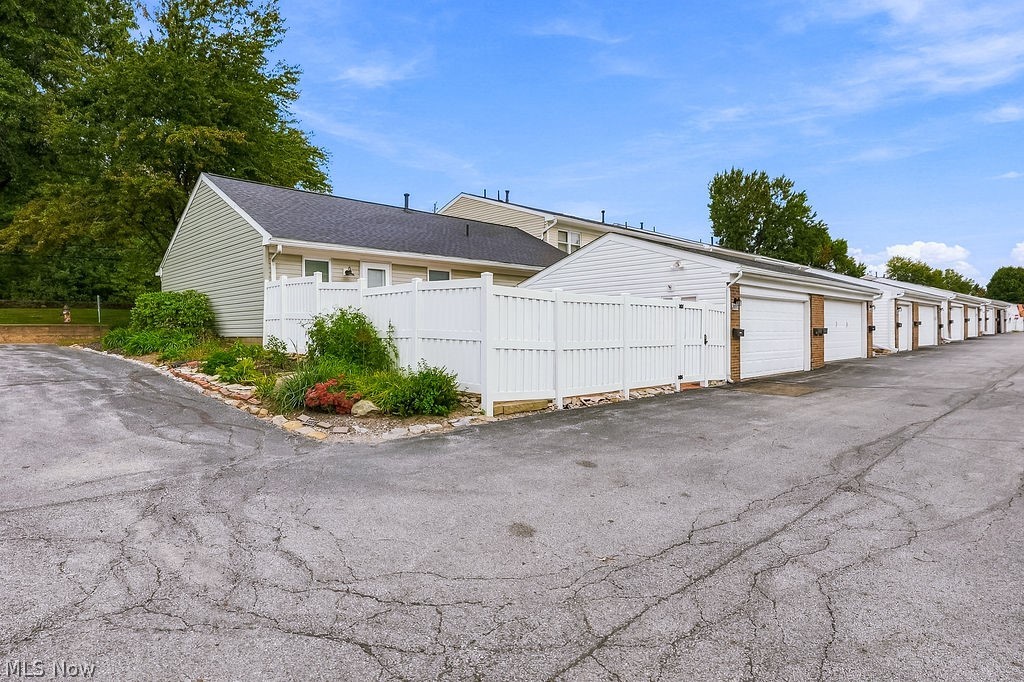 2033 Carlile Drive Uniontown OH 44685