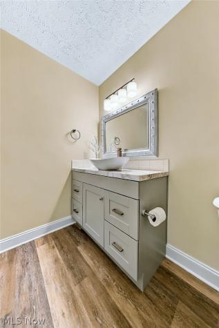 2033 Carlile Drive Uniontown OH 44685