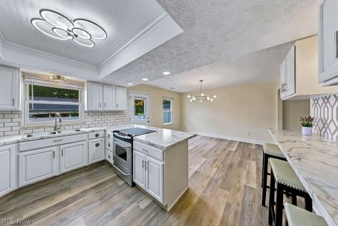 2033 Carlile Drive Uniontown OH 44685