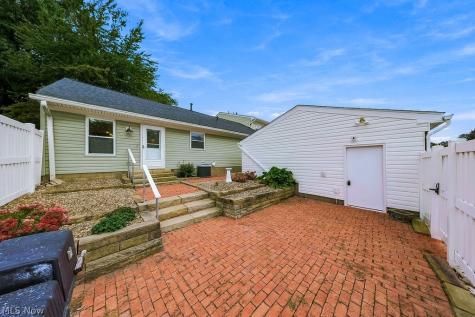 2033 Carlile Drive Uniontown OH 44685
