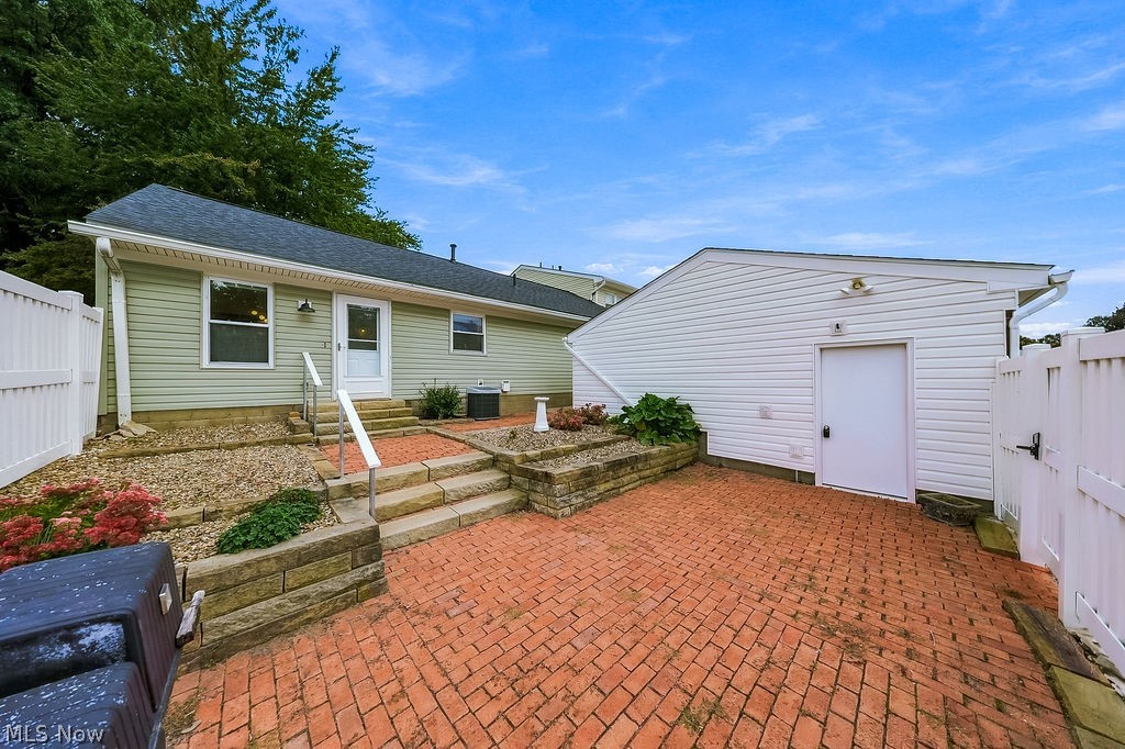 2033 Carlile Drive Uniontown OH 44685