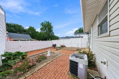 2033 Carlile Drive Uniontown OH 44685