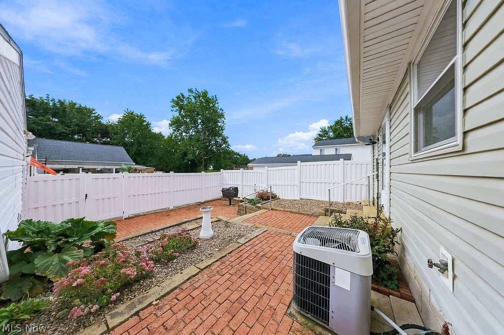 2033 Carlile Drive Uniontown OH 44685
